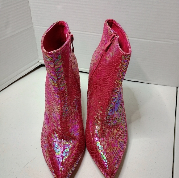 Pink Snakeskin Women's Heeled Booties Size 9 - Picture 4 of 5